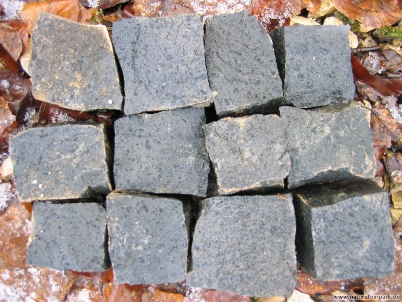 Basalt Tschechien schwarz-dunkelgrau